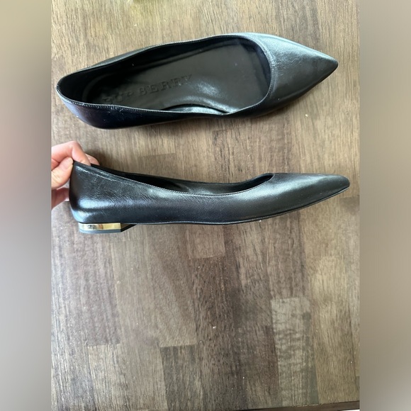 Burberry Black Leather flats with gold detail on heel- size Women’s 39- 8.5 US - Picture 10 of 11